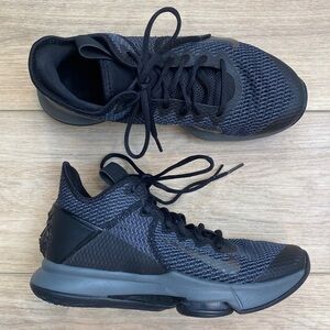 Nike‎ LeBron | Witness 4 | Sneakers